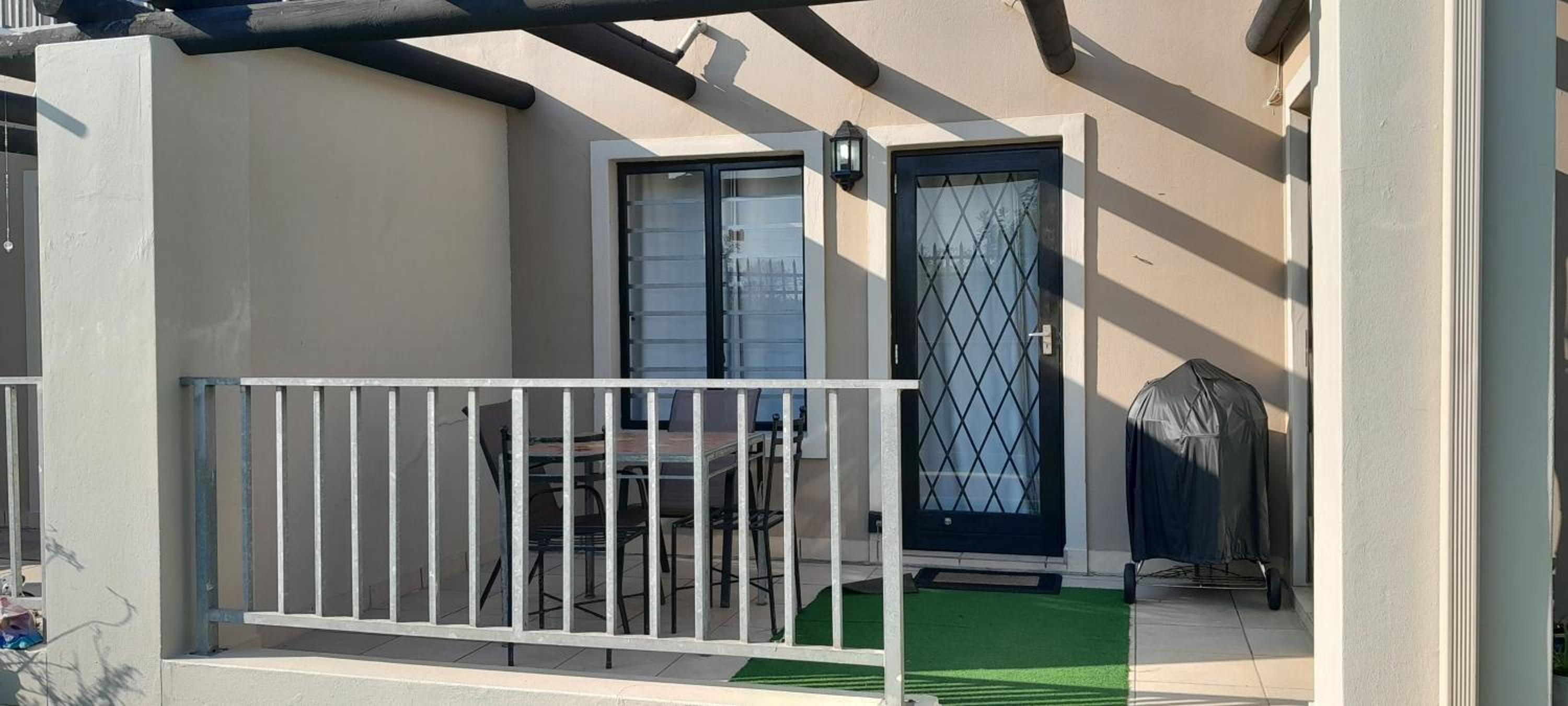 Santini Lace Self Catering 2/29
