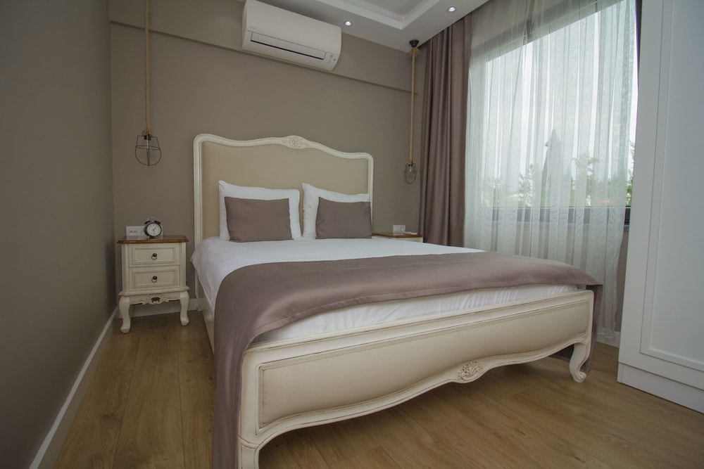 Cayir Cimen Tatil Evleri 24/65