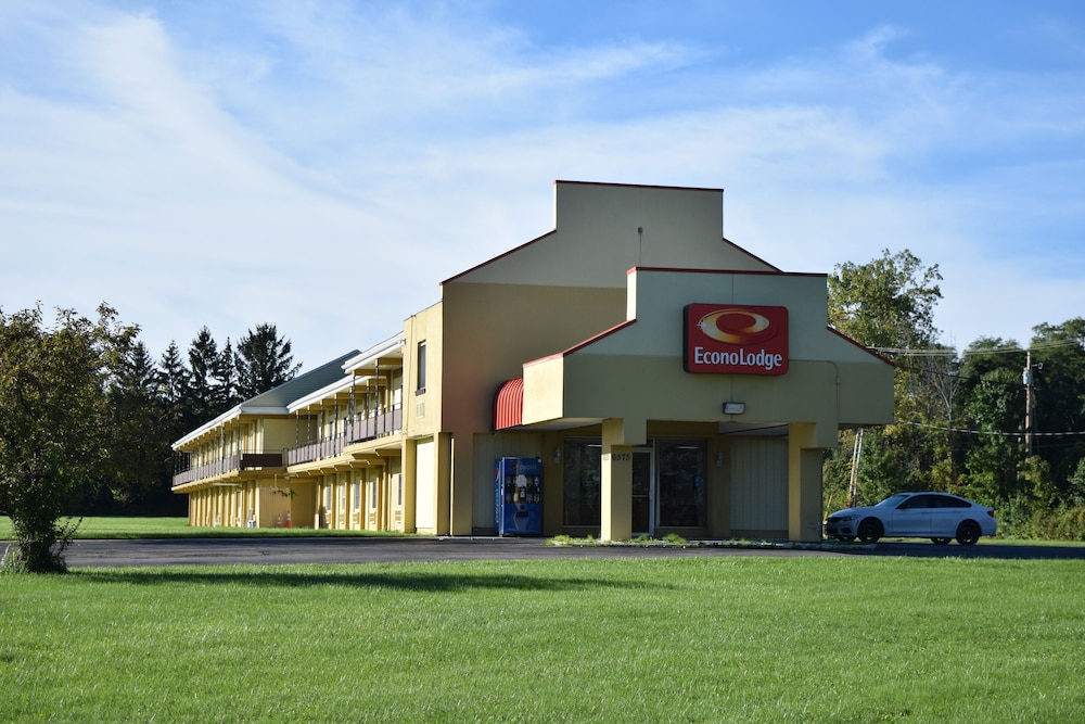 Econo Lodge Brockport NY 3/33