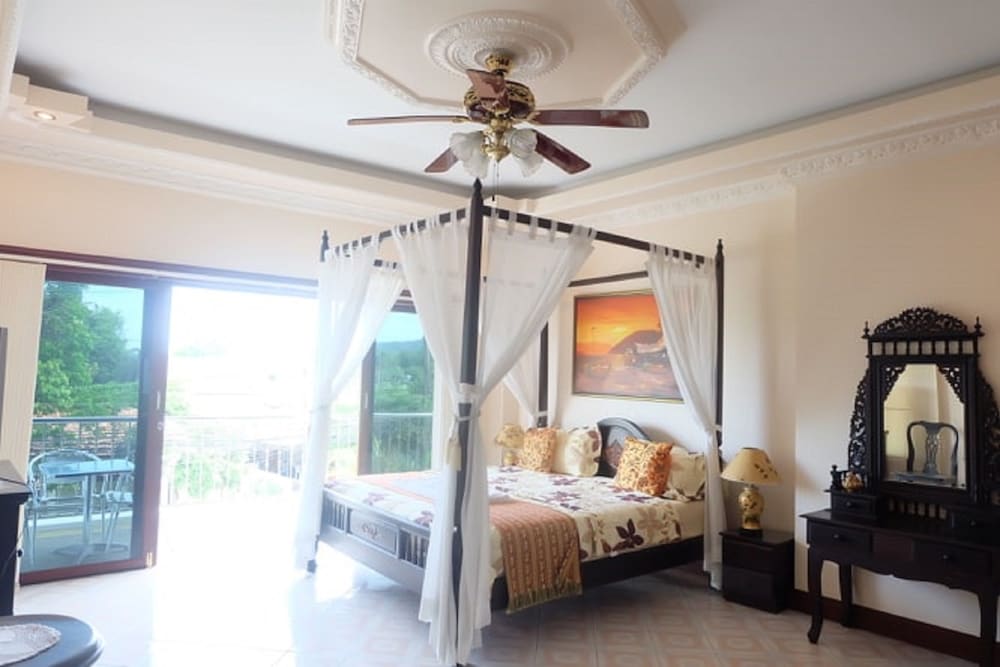 Majestic Villas Phuket 18/50