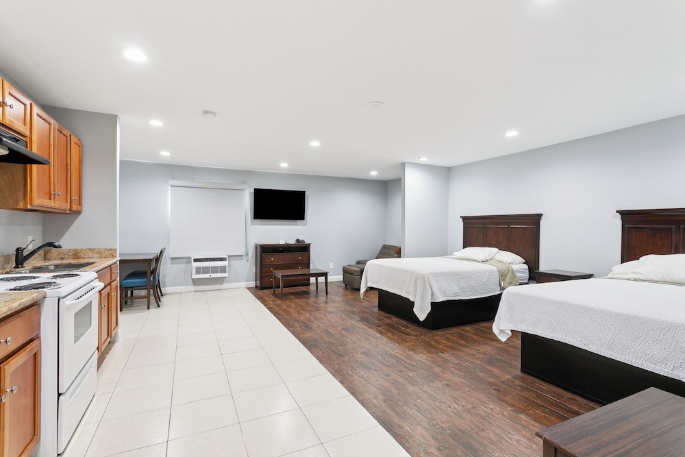 LaPlace Motel 15/30