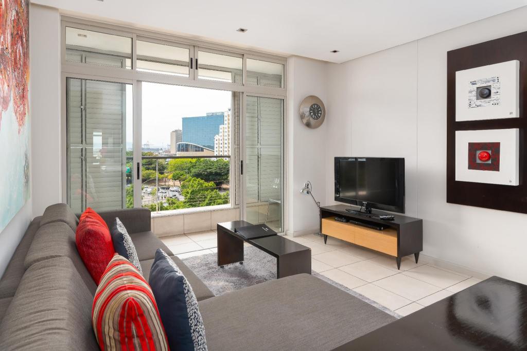 Harbouredge Suites By Totalstay 63/94