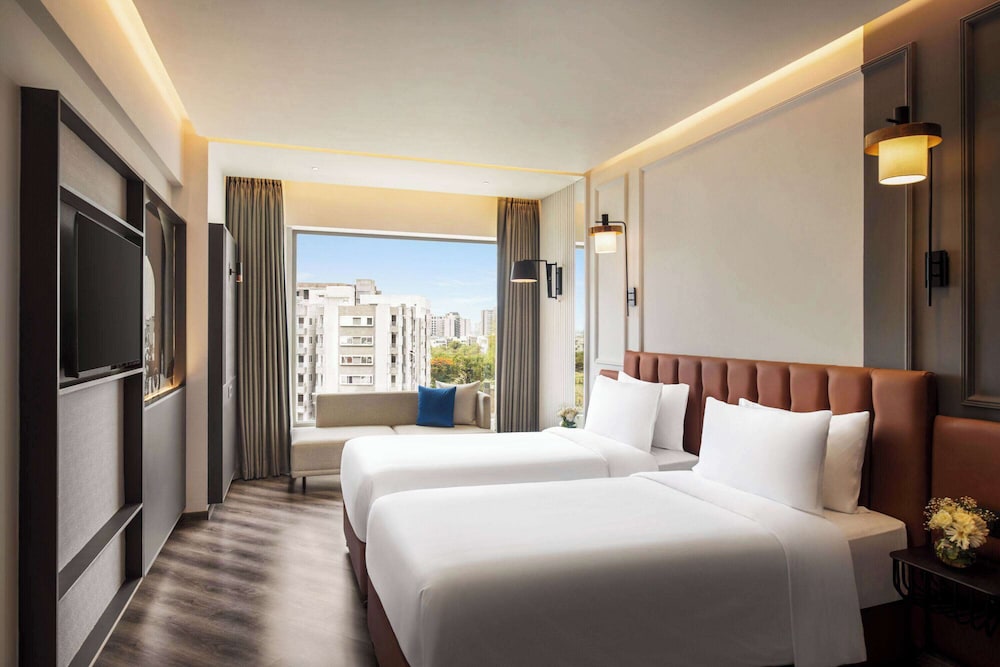 Ramada Encore by Wyndham Indore Nipania 18/44