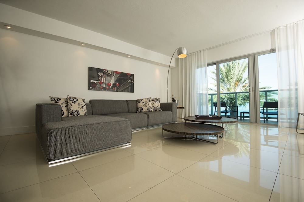 Beach Haus Bal Harbour 38/76