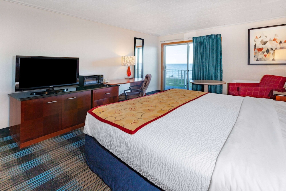 Room, King Bed, Lake Front, Balcony