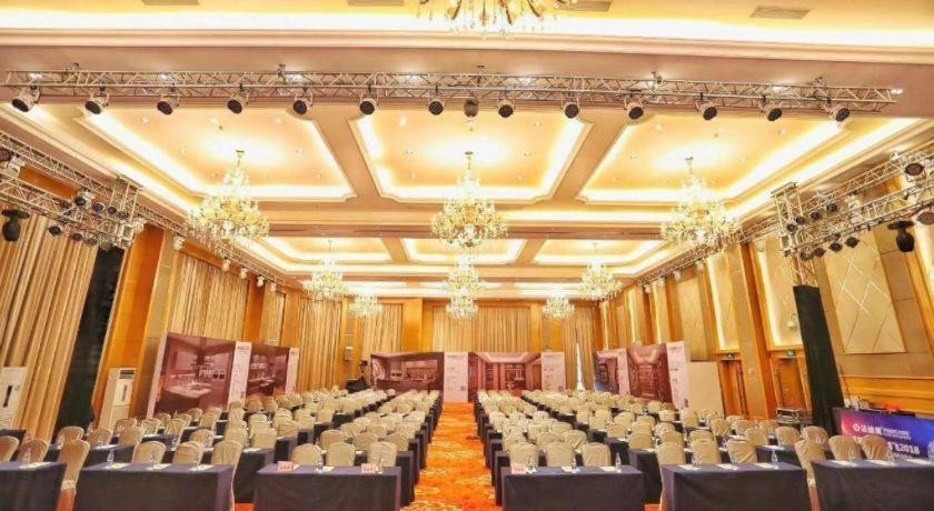 Vienna International Hotel (Foshan Flower World) 34/51