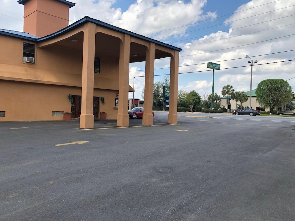 Capital Inn 41/48