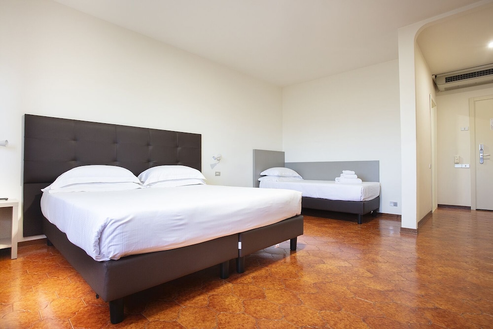 CDH Hotel Modena 18/55