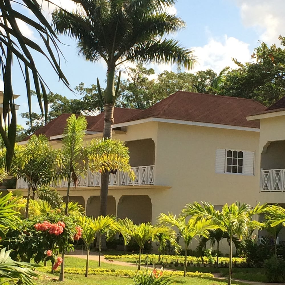 Coral Seas Beach Resort 52/58