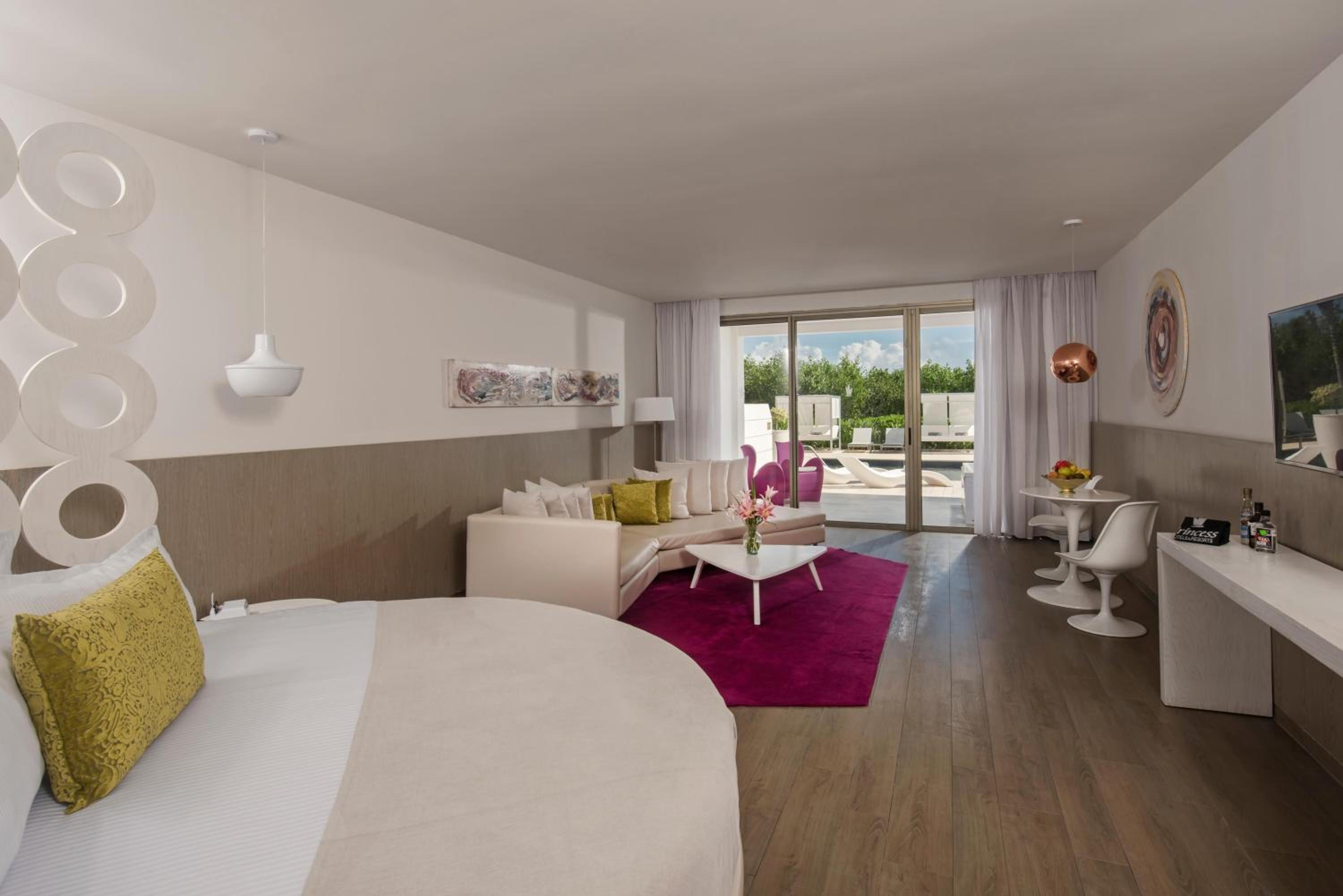 Honeymoon, Swim Out, Suite, King Bed, Adult Only