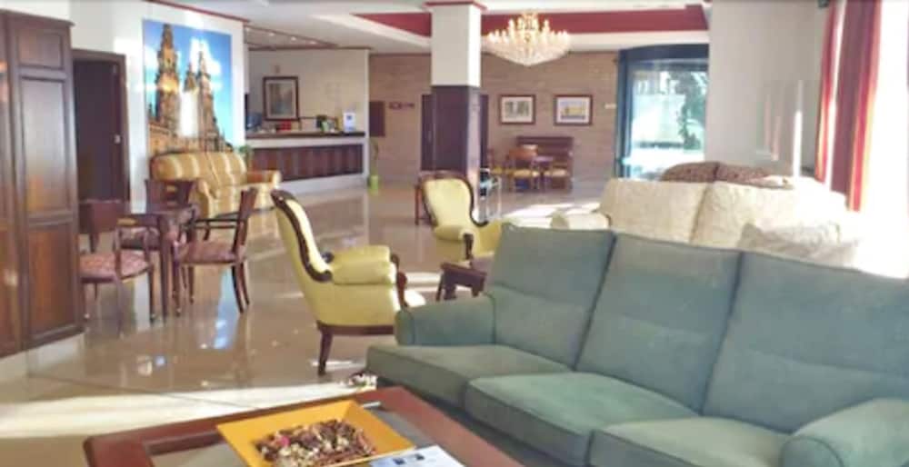 Hotel Santiago Leon 39/50