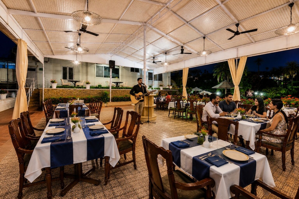 HOTEL KARNAVATI 31/50