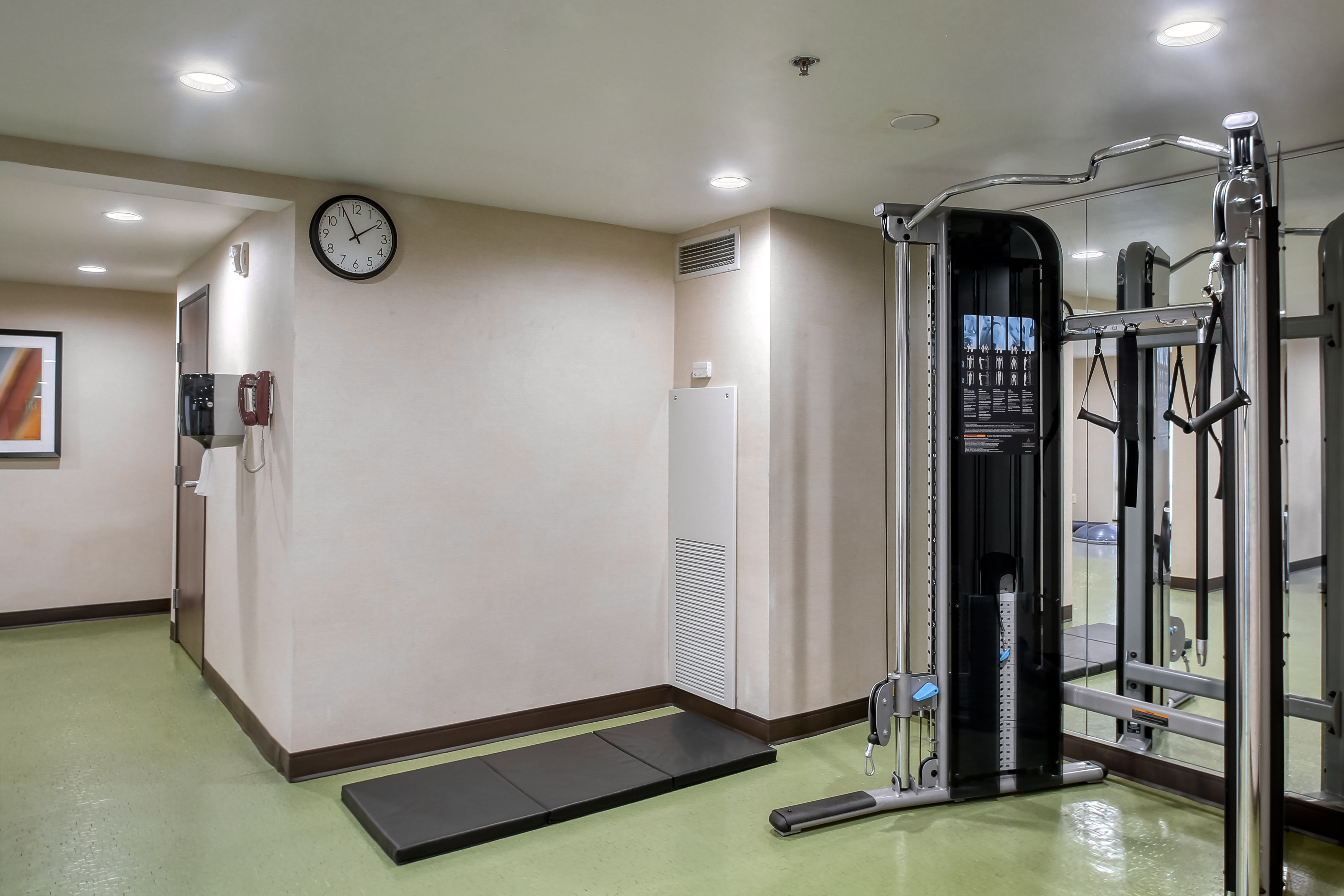 Holiday Inn Hotel Suites Atlanta Airport North 12/42
