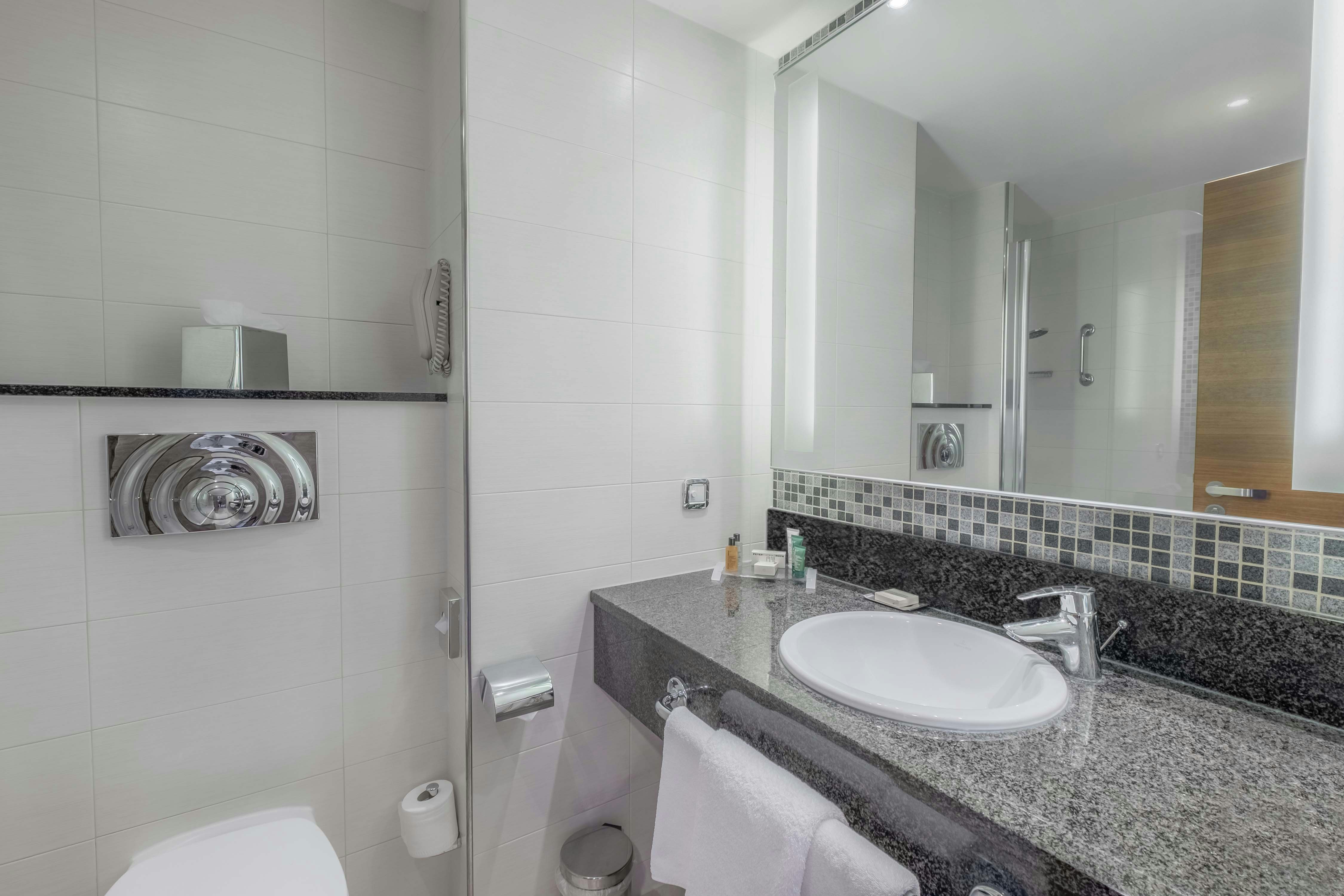 غرفة بسريرين منفصلين، Hilton Reading Hotel 6/6
