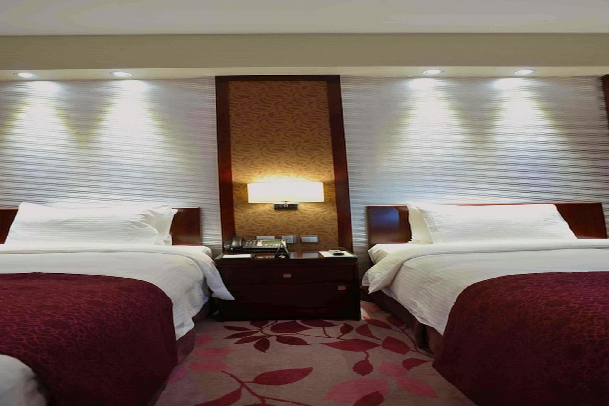 ROOM, TWIN BEDS, PARTIAL HARAM VIEW