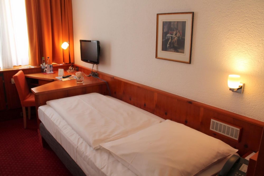 Steichele, Hotel Restaurant Weinstube 13/39