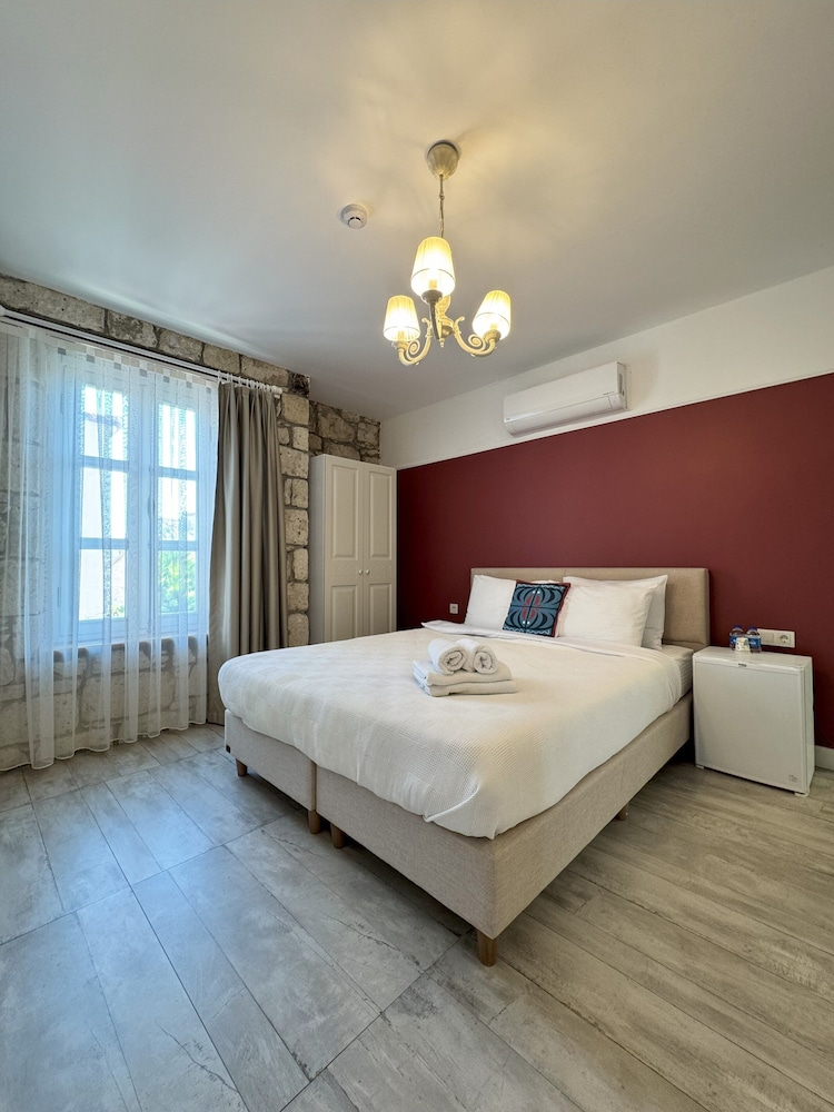 Sultys Alacati 13/50