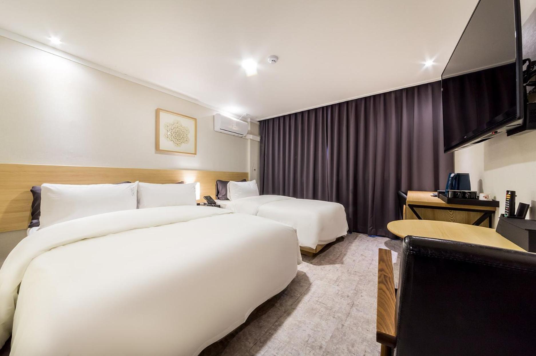 Family, Twin Beds, 1 Queen and 1 Single Bed, No Parking, Pyeongtaek Stay Hotel 2/3