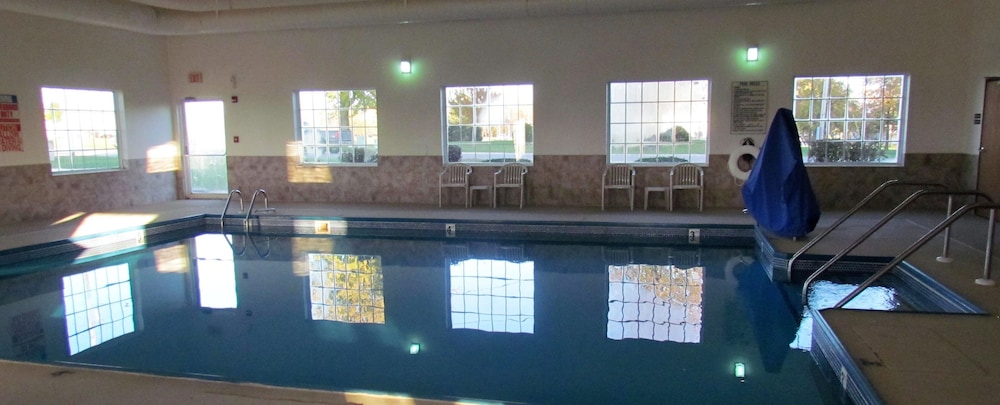 Oak Hill Inn and Suites 37/62