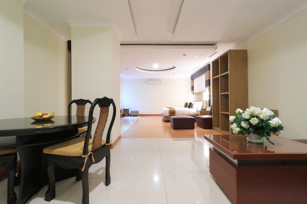 Coin S Hotel 76/96