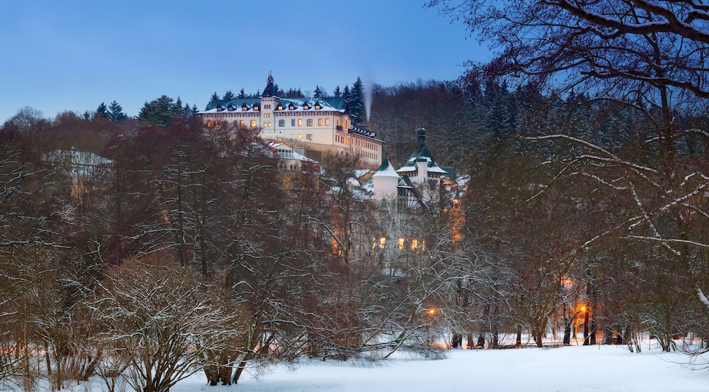 CHATEAU MONTY SPA RESORT 63/69