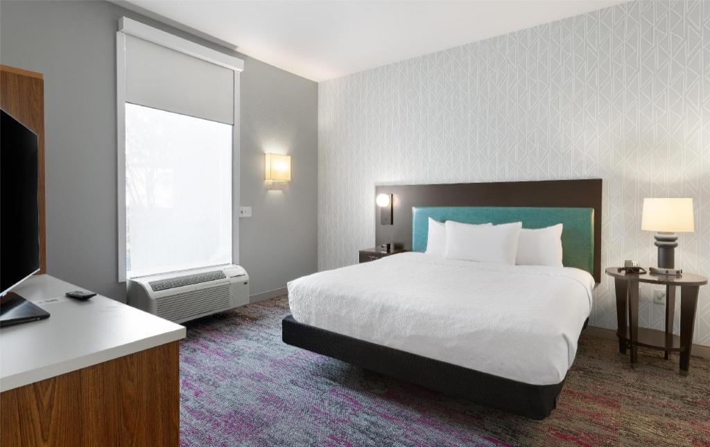 Studio, King Bed, Sofa, Accessible, Home2 Suites By Hilton Greenville Airport 2/10