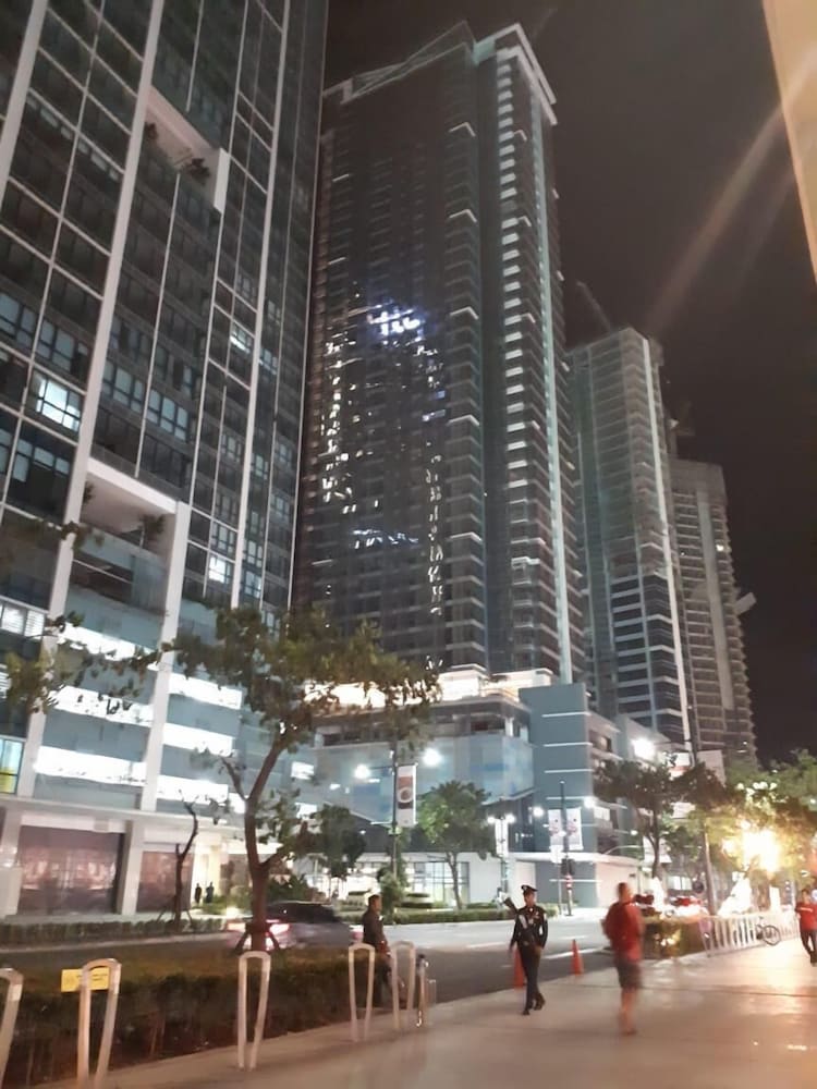 One Uptown Residence Bgc 7/50