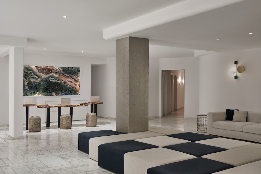 Kouros Hotel and Suites 6/41