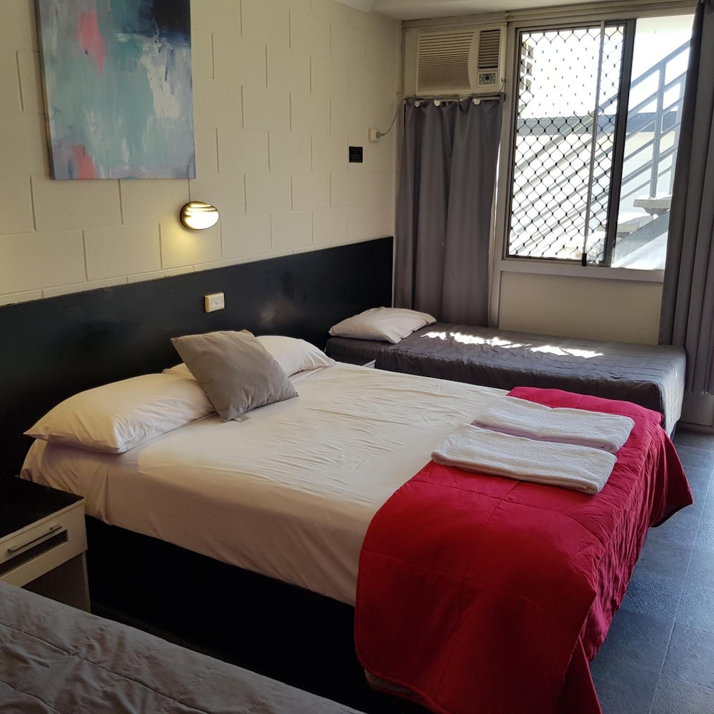 Motel Lodge 24/53