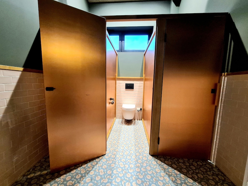 Koncept Hotel International 35/50