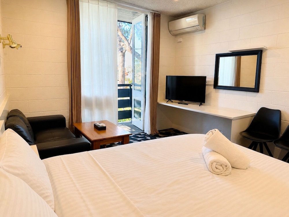 Pathfinder Motel 19/50