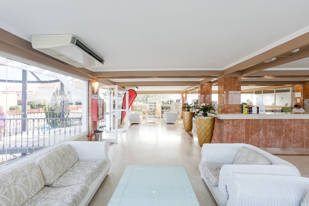ARENA BEACH HOTEL 45/65