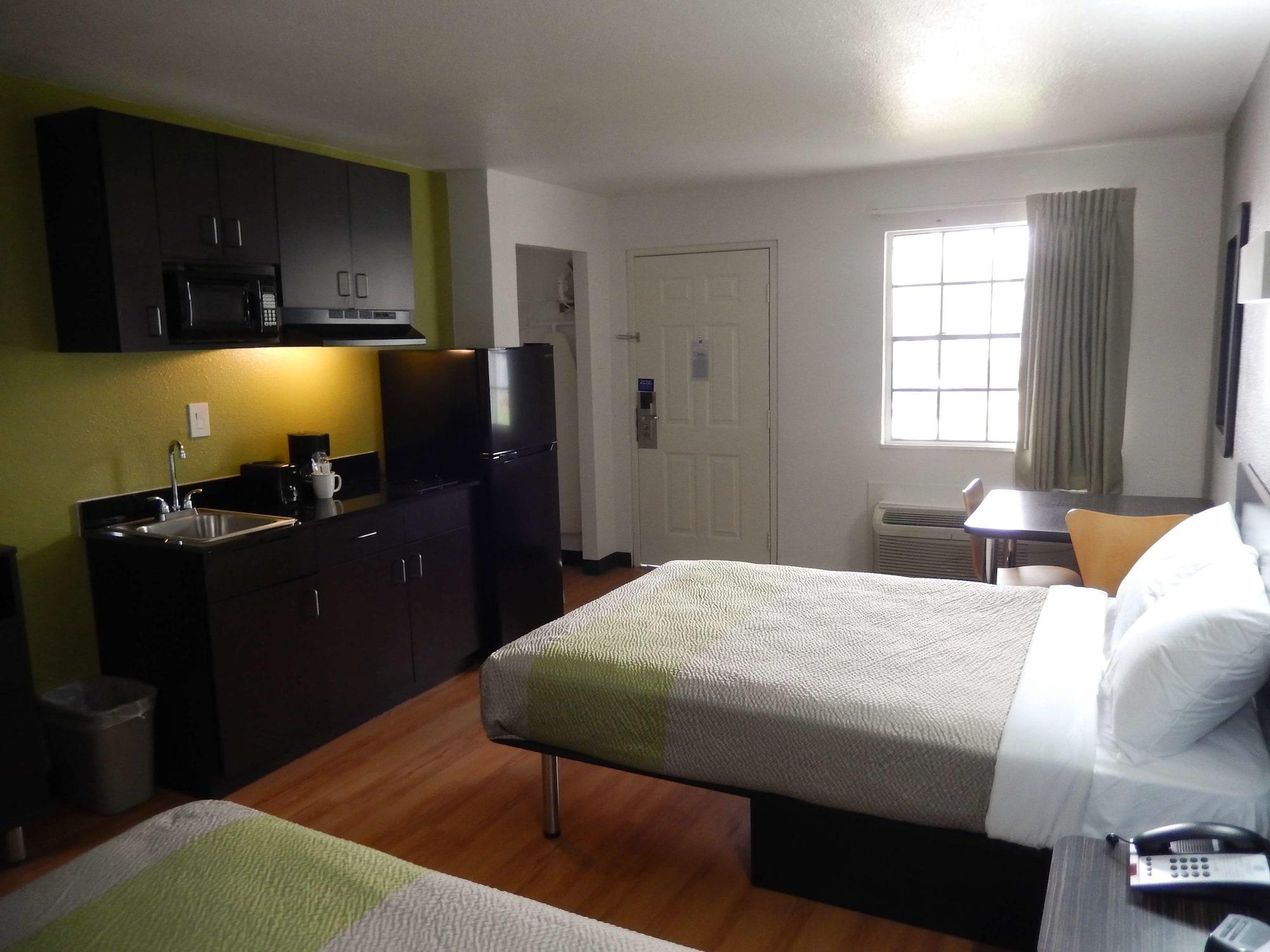 Studio 6 Houston TX Intercontinental Airport South 9/23