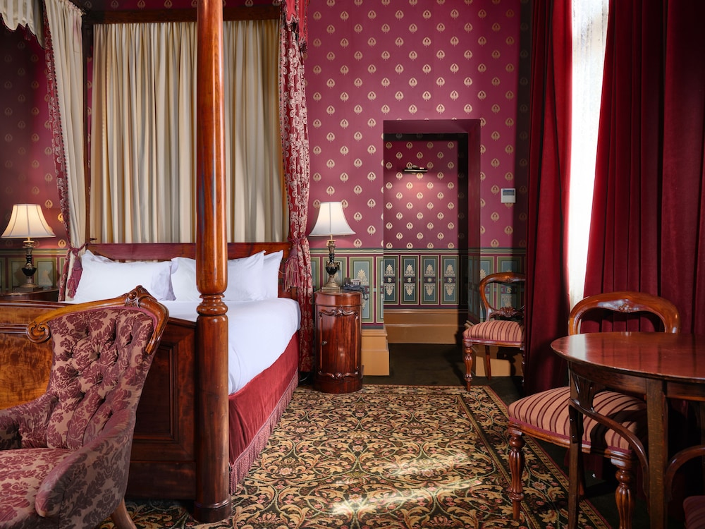 Craigs Royal Hotel 12/50