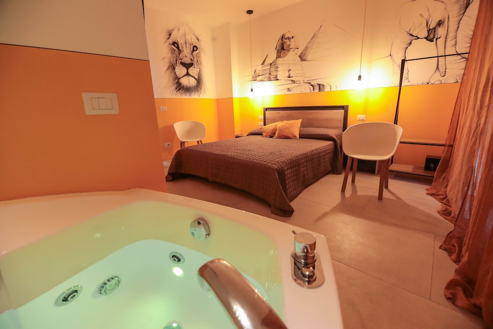 O.Effe. Global Suites at Vatican 34/50