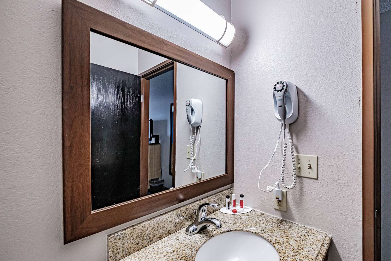 Days Inn by Wyndham Brunswick Bath Area 56/59