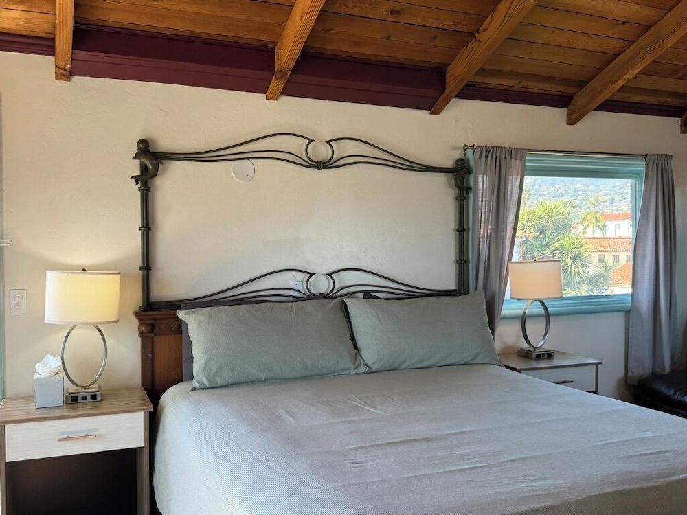 SPA, TWIN BEDS, QUEEN BED