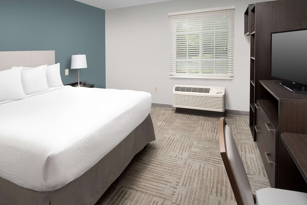 ROOM, QUEEN BED, BATHTUB, ACCESSIBLE