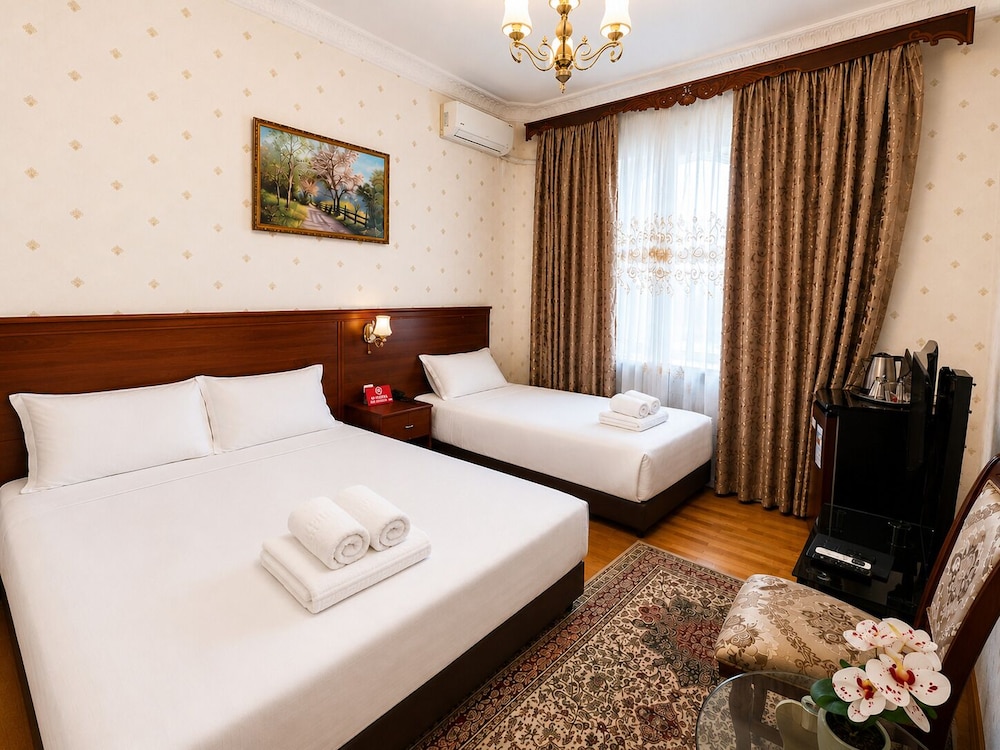 Sarbon Hotel 10/72