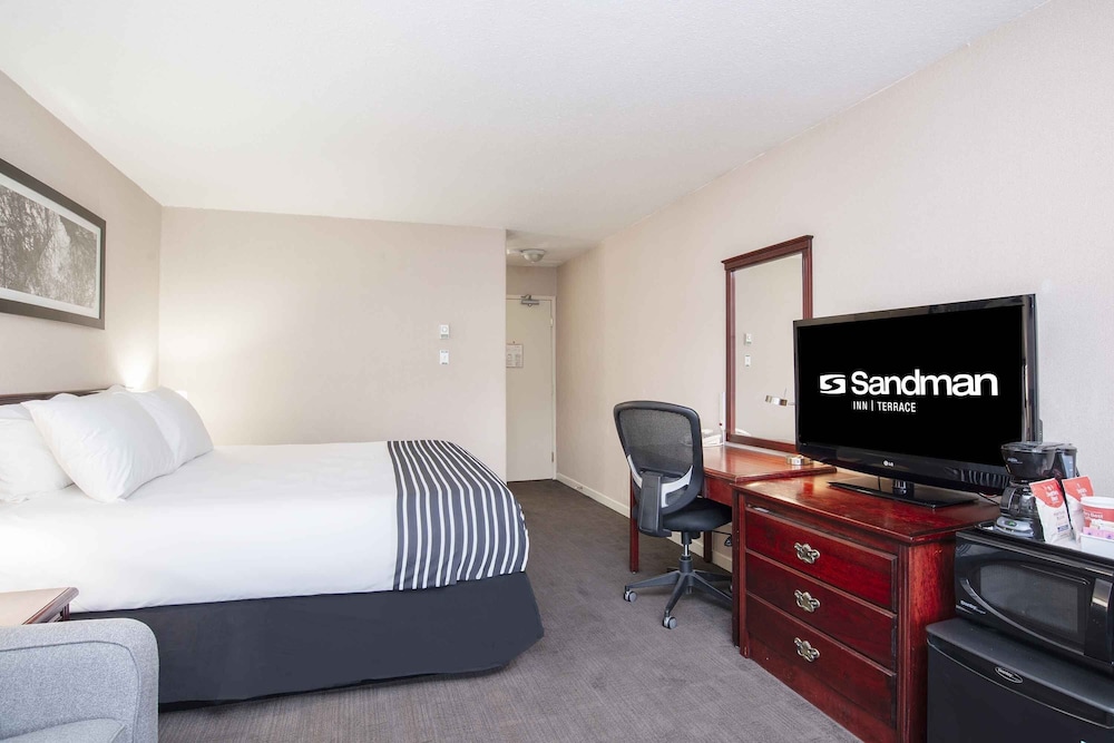 Sandman Hotel Terrace 12/34