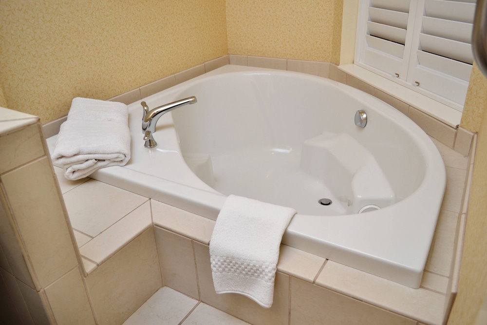 Fairfield Inn Suites Effingham 5/19