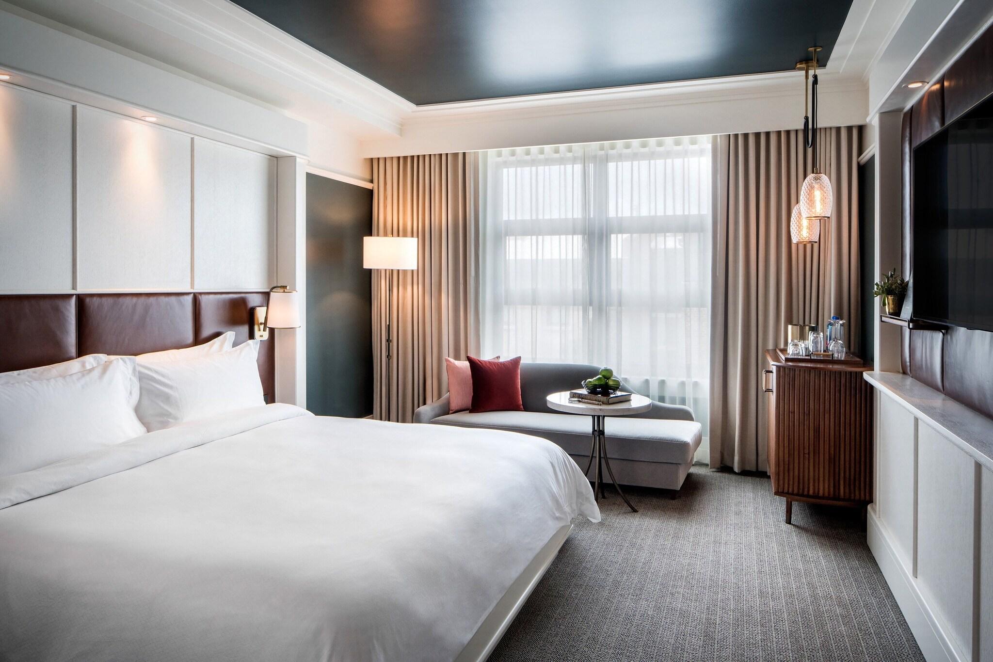 Deluxe, King Bed