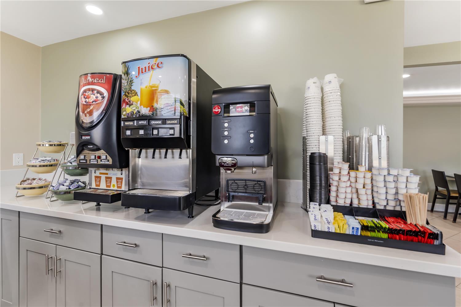 Best Western Plus LA Mid Town Hotel 23/37