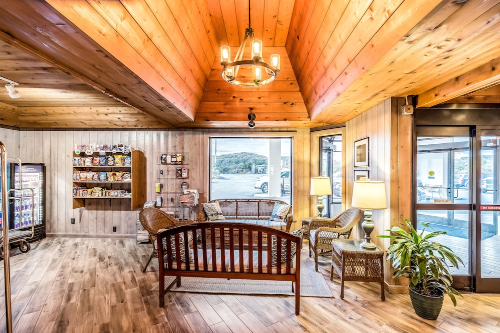 The Inn At Pine Knoll Shores 31/61
