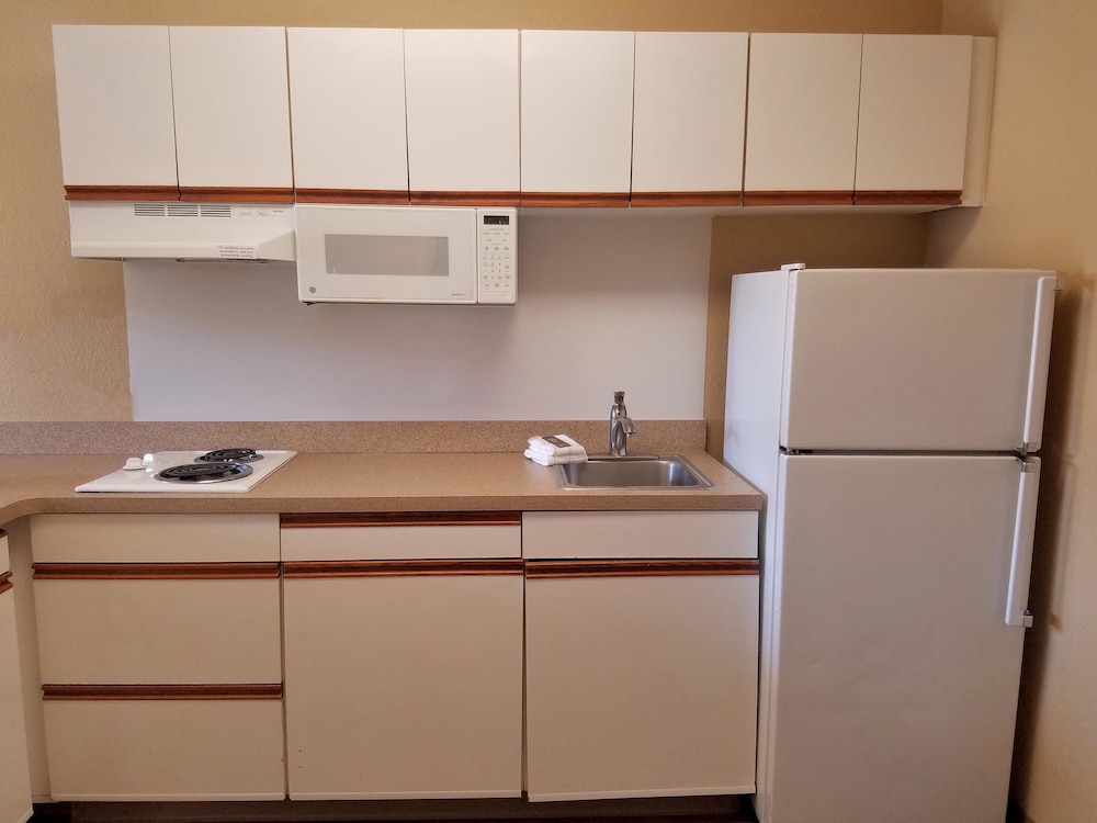 Extended Stay America Suites Norwalk Stamford 25/64