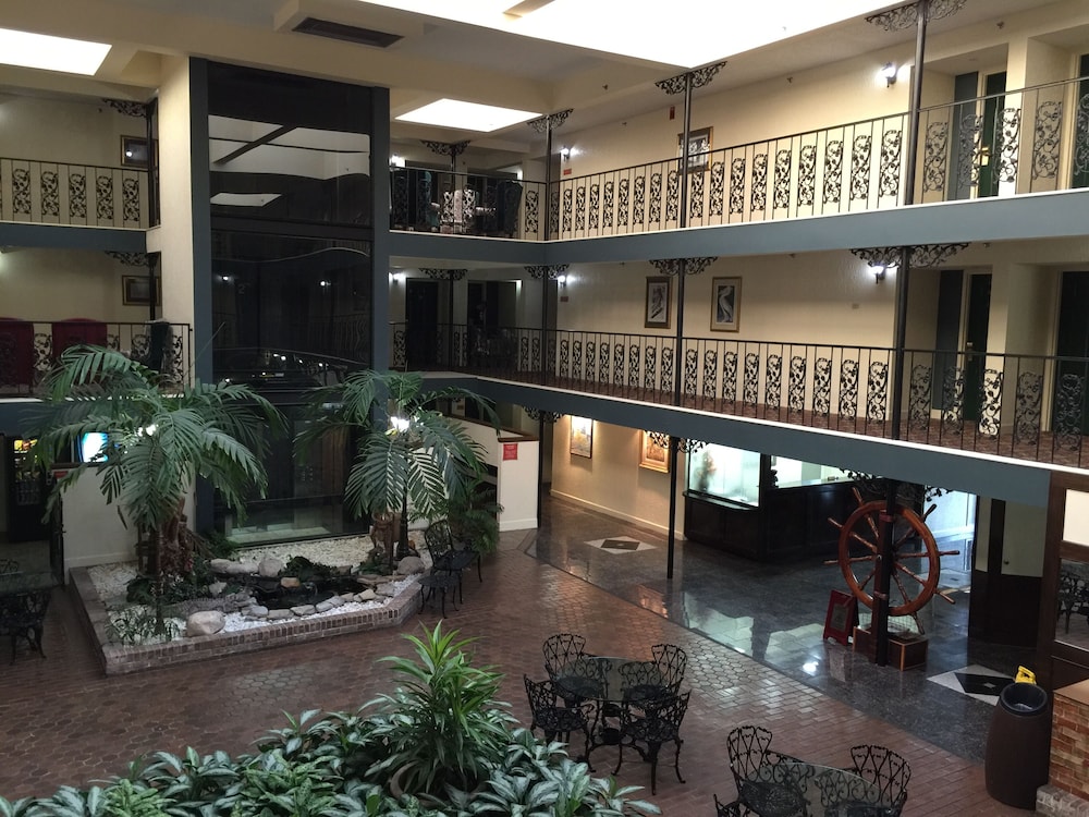 Royal Inn and Suites Baton Rouge 7/15