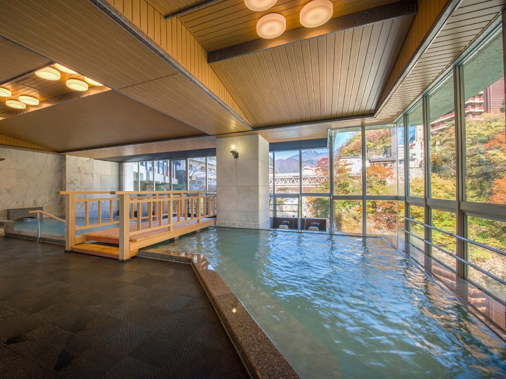 swimming pool spa