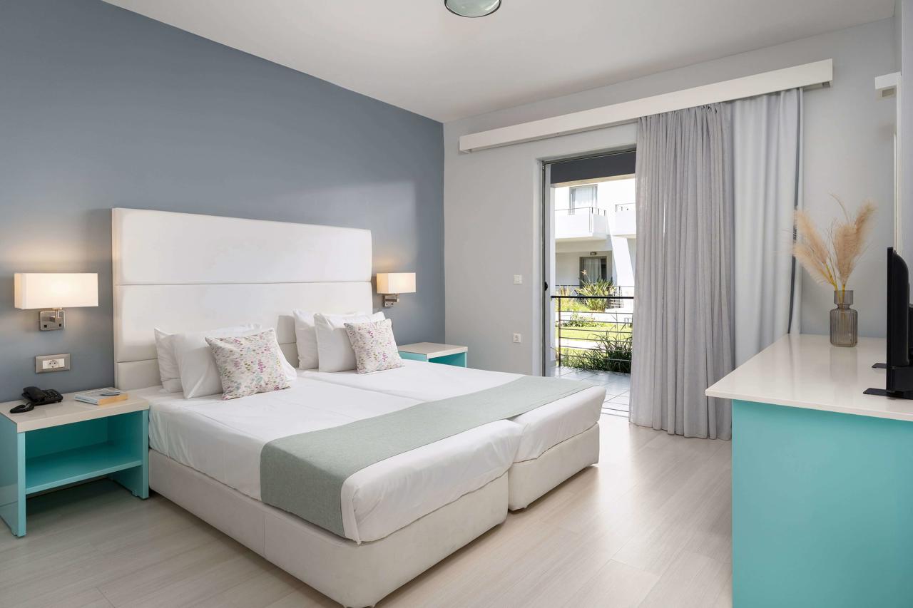 Sunrise Village Hotel 18/36