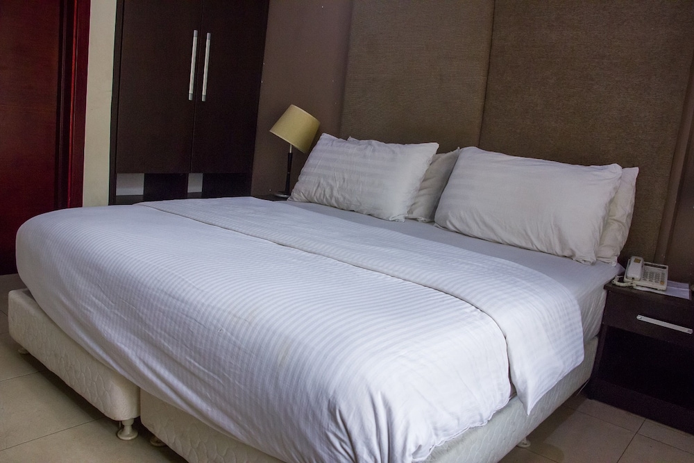 Chelsea Suites 2 Annex 6/37