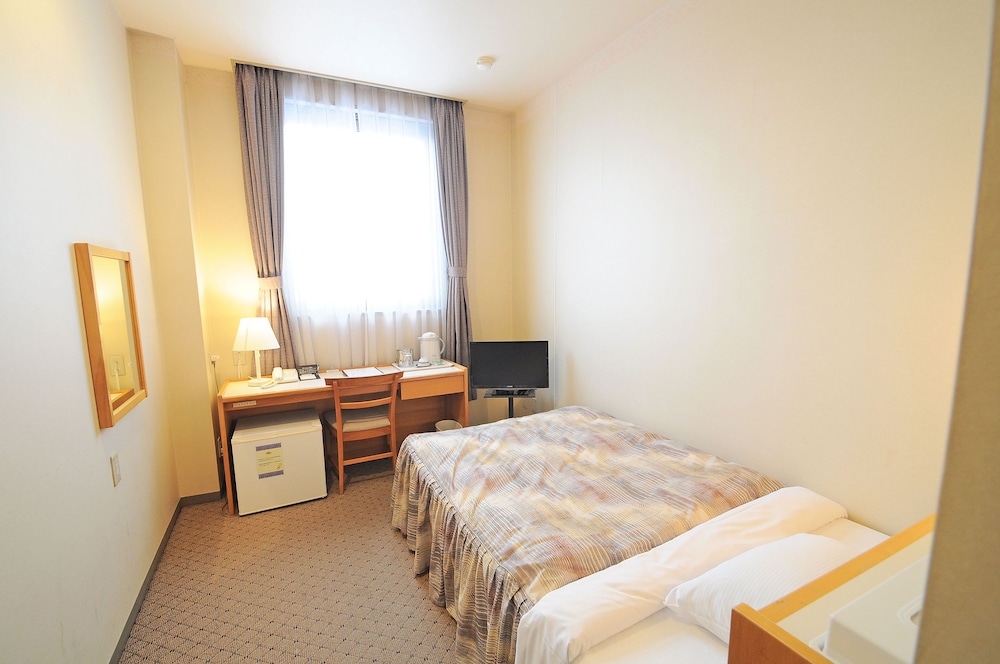 ROOM, SINGLE